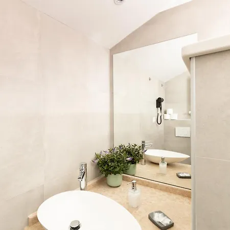 Apartment Topazio *